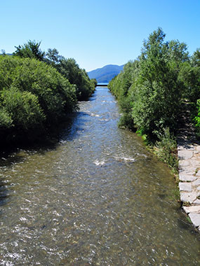 Passerella ciclo-pedonale sul fiume Vedeggio, Ticino, Svizzera